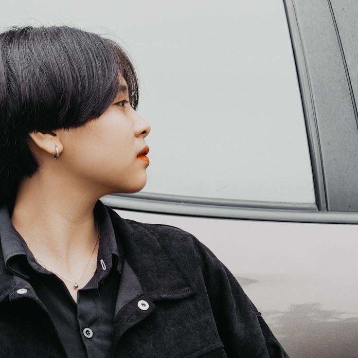 Jules Singh, Client Relations Director, discussing corporate gifting strategy with business clients